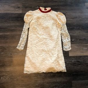 VINTAGE LACE TUNIC WITH VELVET COLLAR